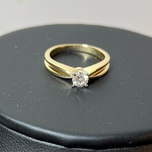 18k Gold Solitaire Diamond Ring. Diamond is .25ct S1 G; total 3.5 grams